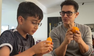 बेटे आजाद के साथ आम का लुत्फ उठाते आमिर खान