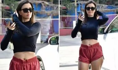 जॉर्जिया एंड्रियानी के वर्कआउट लुक पर आया फैंस का दिल, ब्लैक टर्टलनेक टॉप और शॉर्ट्स में ढाया कहर