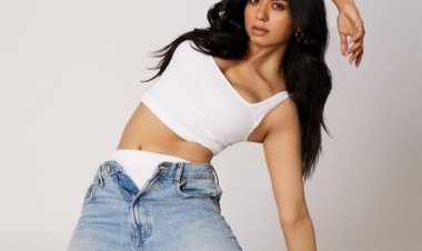 अभिनेत्री सौंदर्या शर्मा ने अपनी रिप्ड जींस में डेनिम लुक में चार चांद लगा दिए