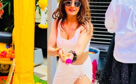 पारुल यादव ने मचाई सफेद पोशाक में धूम