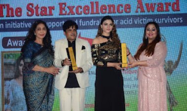 Director Chandrakant Singh and Actress Sezal Sharma received best Indian short film award for 'Parchaaiyaan'