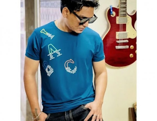 Gopal Dass Vik is a well known singer from Mumbai