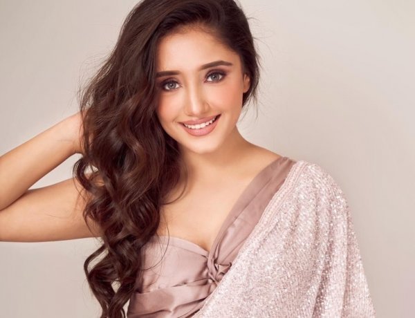 Rachi Sharma is enjoying all the love her debut show Woh Toh Hai Albelaa is getting her