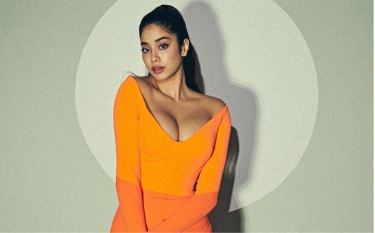 Janhvi Kapoor Gets TROLLED For Showing Off Ample Cleavage In Sexy Bodycon Dress; Netizen Says, ‘Thode Acting Bhi Seekh Leti’