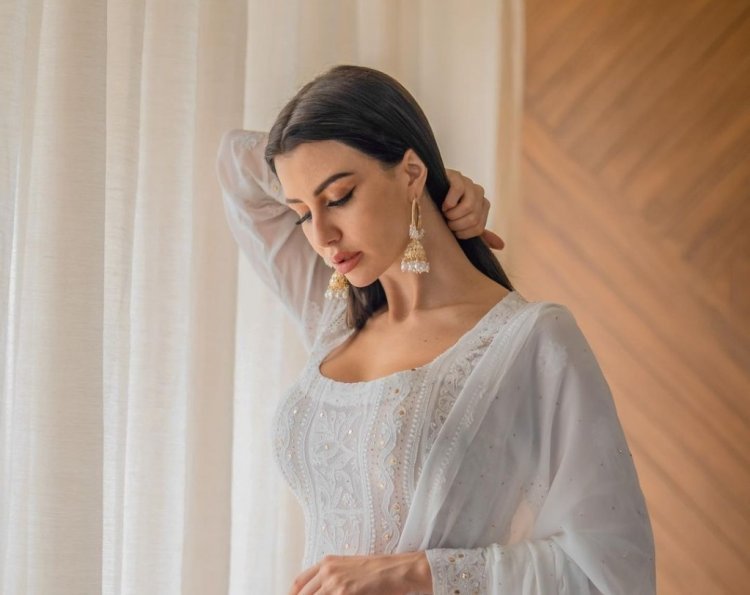 Giorgia Andriani Says She Wants To Taste The Real Flavour Of Desi Navratri In A Gaon