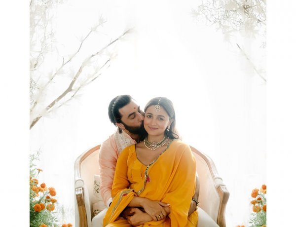 Ranbir Kapoor stops accepting film offers; decides to take paternity leave