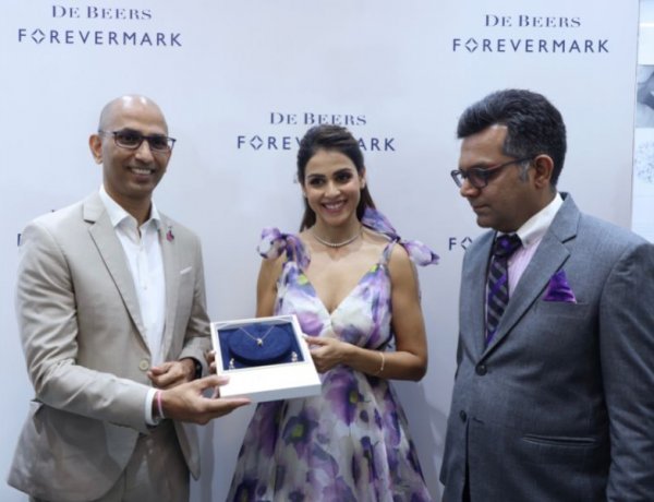 Genelia Deshmukh launches bold new pieces from the De Beers Forevermark Avaanti Collection