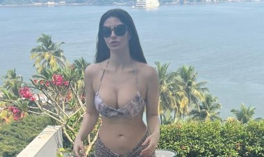 Giorgia Andriani Sets Mercury Rising During Winter In Sexy Bold Bikini & Netizens can't keep calm