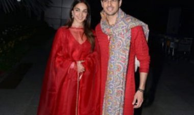Sidharth Malhotra and Kiara Advani gear up for graha pravesh; dance outside their Delhi residence to dhol beats