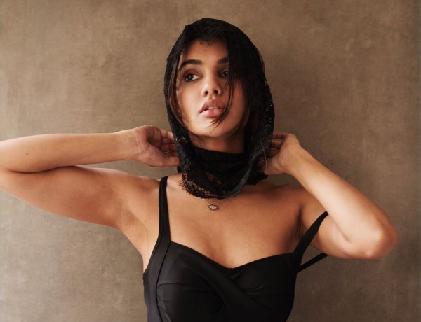 The collaboration between Richa Sinha and Farrokh Chothia creates stunning artwork
