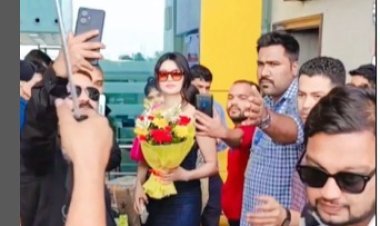 Urvashi Rautela And Pankaj Tripathi Gets Mobbed In Bhopal By Fans At Airport Amid Stree 2 And Another Film Shooting