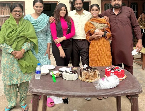 Sehnoor Celebrates Director Mehraaj's Birthday on the Sets of Their Web Series "FASAL" with the Entire Cast and Crew- Check Images
