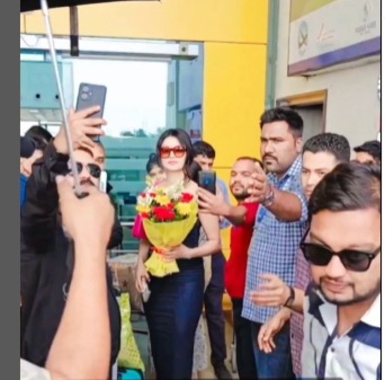 Urvashi Rautela And Pankaj Tripathi Gets Mobbed In Bhopal By Fans At Airport Amid Stree 2 And Another Film Shooting