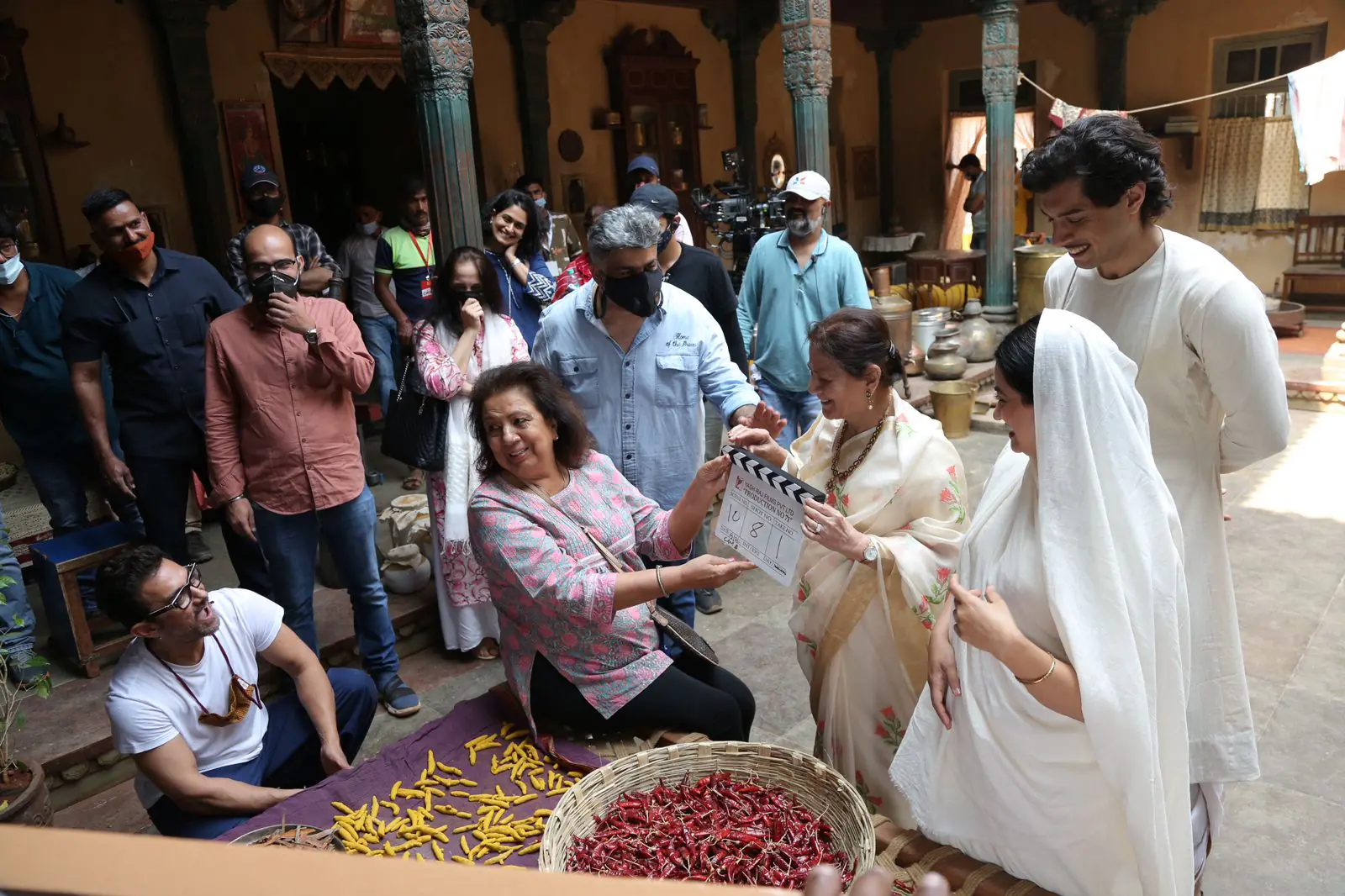 Aamir Khan Visits Siddharth P Malhotra-directorial Maharaj's Set To Support Junaid Khan And Team, Pics Surface