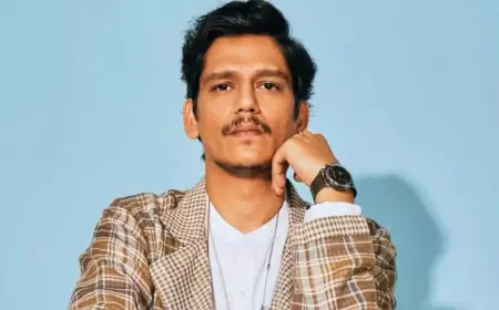 Fans showers love on Vijay Verma pictures shares with veteran actors from IC 814 on social media